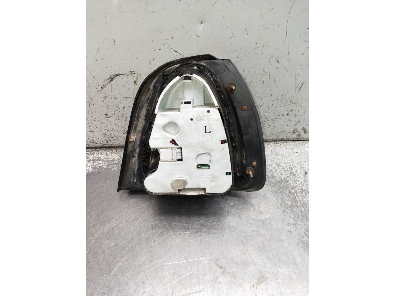 Recambio de piloto trasero izquierdo para nissan sunny berlina (n14) referencia OEM IAM   