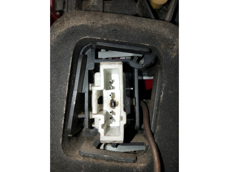 Recambio de piloto trasero derecho para peugeot 307 break/sw (s2) referencia OEM IAM   