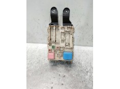 Recambio de caja reles / fusibles para toyota avensis (t27) 2.0 d-4d cat referencia OEM IAM 8273005D20 391413B07 