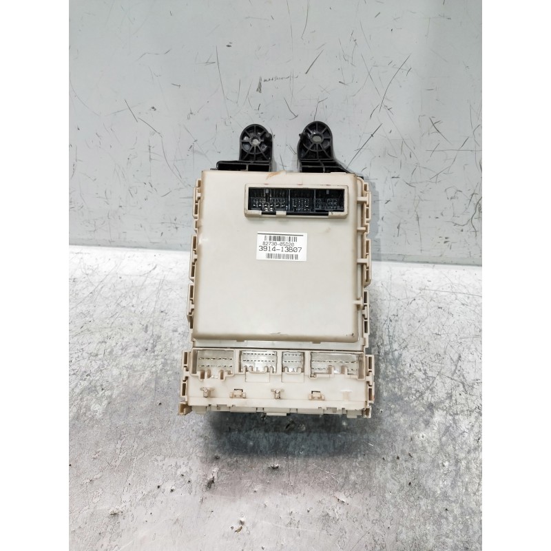 Recambio de caja reles / fusibles para toyota avensis (t27) 2.0 d-4d cat referencia OEM IAM 8273005D20 391413B07 