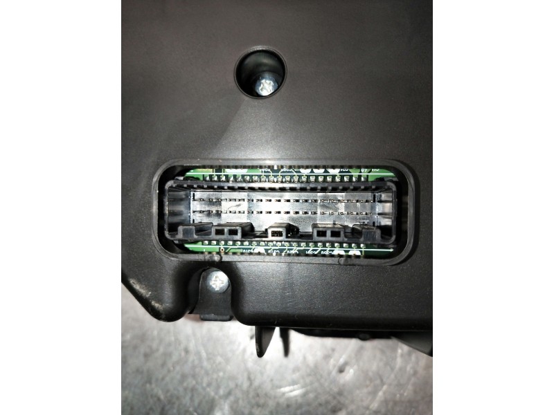 Recambio de cuadro instrumentos para toyota avensis (t27) 2.0 d-4d cat referencia OEM IAM 8380005N30 MB2574707791 