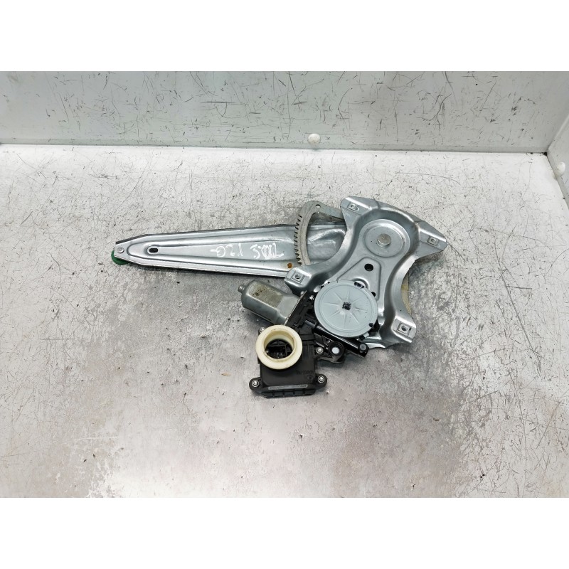 Recambio de elevalunas trasero izquierdo para toyota avensis (t27) 2.0 d-4d cat referencia OEM IAM 8570102010 961920101 4P