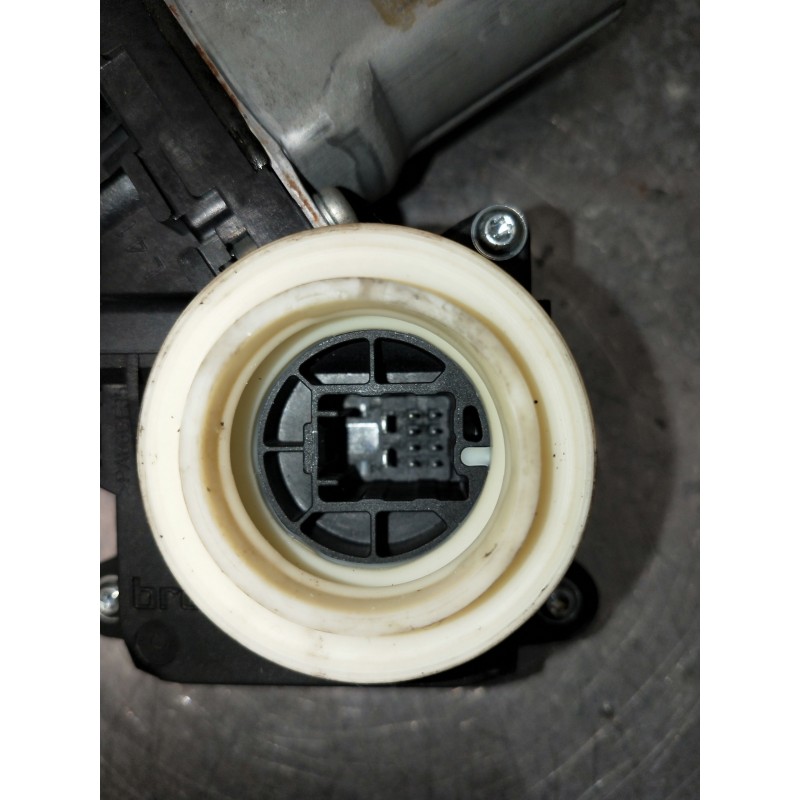 Recambio de elevalunas trasero derecho para toyota avensis (t27) 2.0 d-4d cat referencia OEM IAM 8570202020  4P