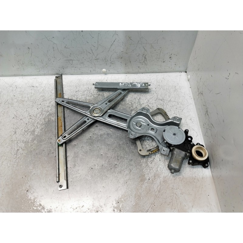 Recambio de elevalunas delantero derecho para toyota avensis (t27) 2.0 d-4d cat referencia OEM IAM 8570102010 961920101 4P
