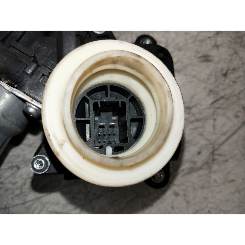 Recambio de elevalunas delantero derecho para toyota avensis (t27) 2.0 d-4d cat referencia OEM IAM 8570102010 961920101 4P