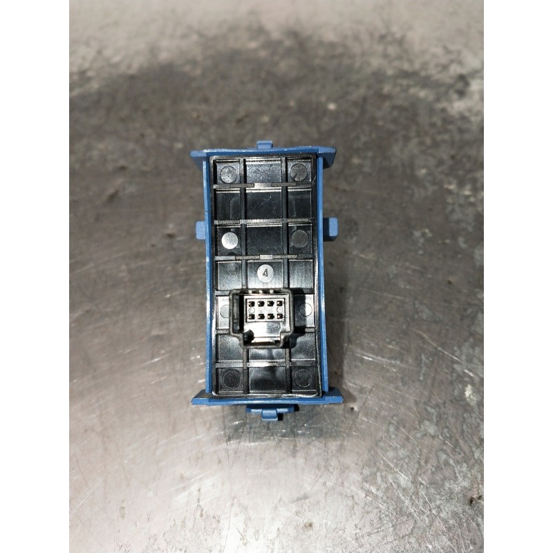 Recambio de mando elevalunas delantero derecho para toyota avensis (t27) 2.0 d-4d cat referencia OEM IAM 8481005070  