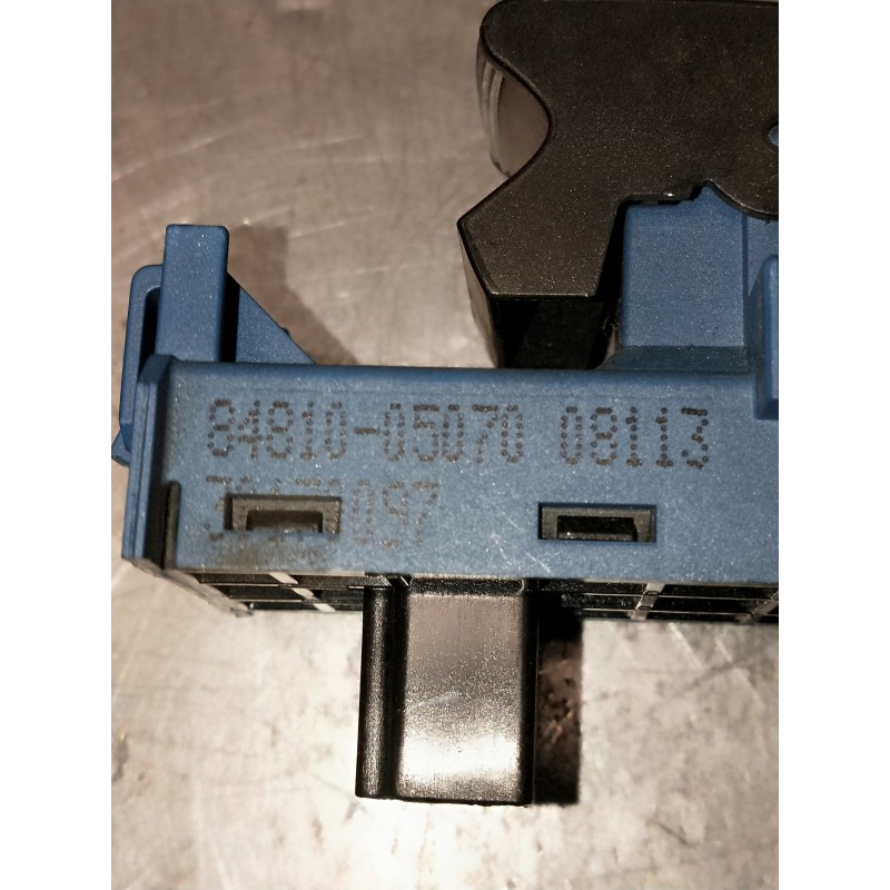 Recambio de mando elevalunas delantero derecho para toyota avensis (t27) 2.0 d-4d cat referencia OEM IAM 8481005070  