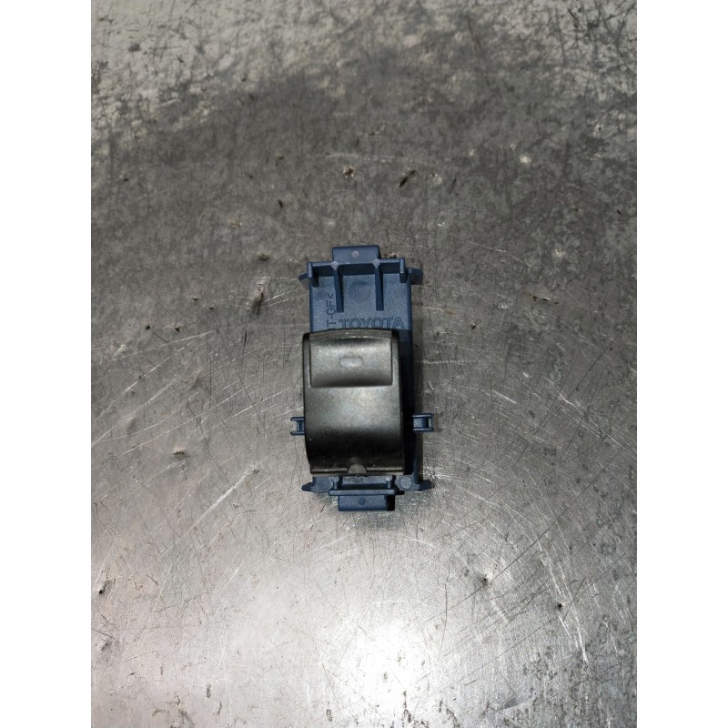 Recambio de mando elevalunas trasero derecho para toyota avensis (t27) 2.0 d-4d cat referencia OEM IAM 8481005070  