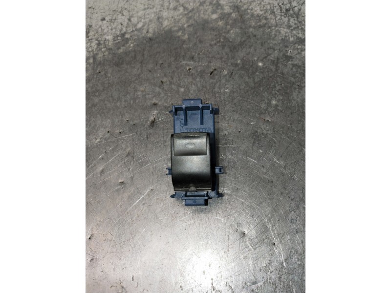 Recambio de mando elevalunas trasero derecho para toyota avensis (t27) 2.0 d-4d cat referencia OEM IAM 8481005070  