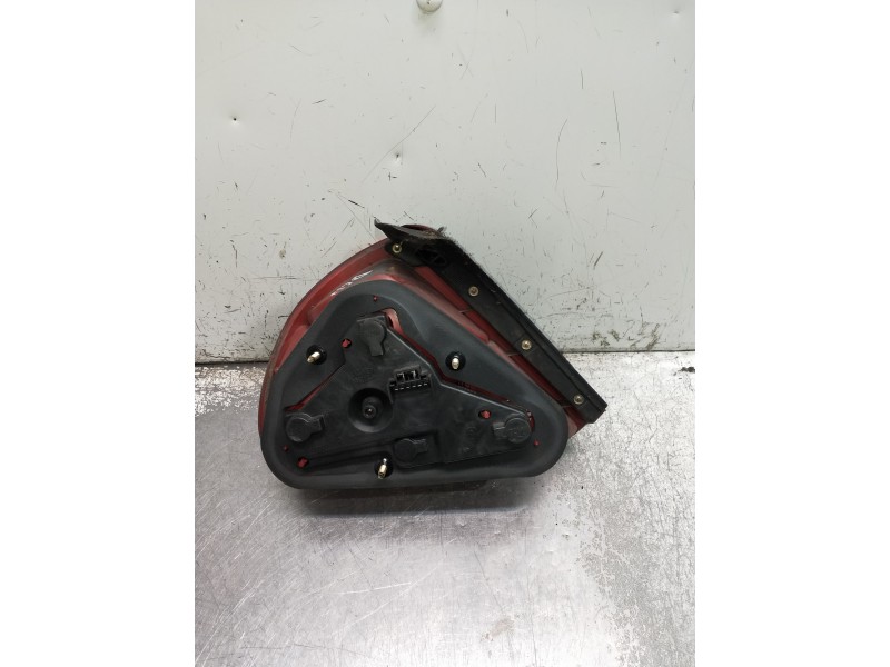 Recambio de piloto trasero derecho para lancia lybra berlina 1.9 jtd lx referencia OEM IAM   