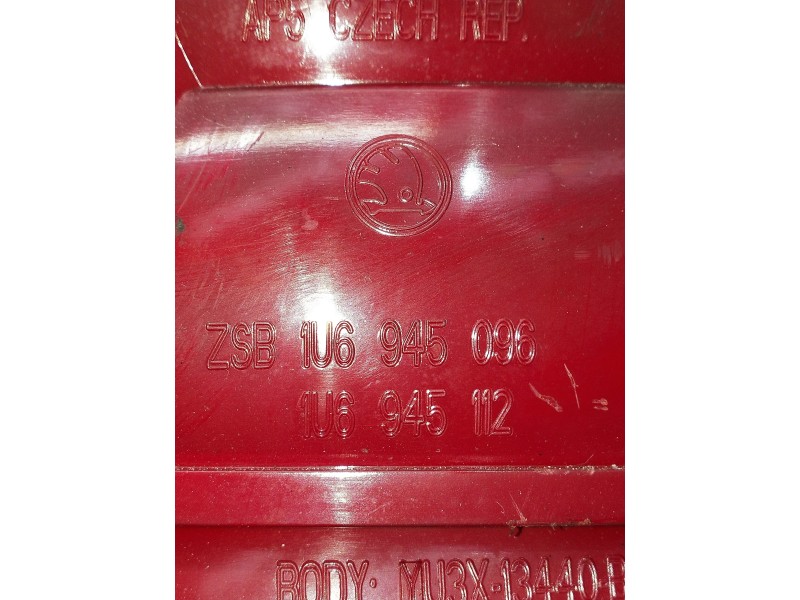 Recambio de piloto trasero derecho para skoda octavia berlina (1u2) referencia OEM IAM 1U6945096  