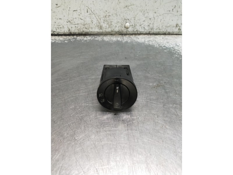 Recambio de mando luces para skoda octavia berlina (1u2) referencia OEM IAM 3B0941531C  INTERRUPTOR