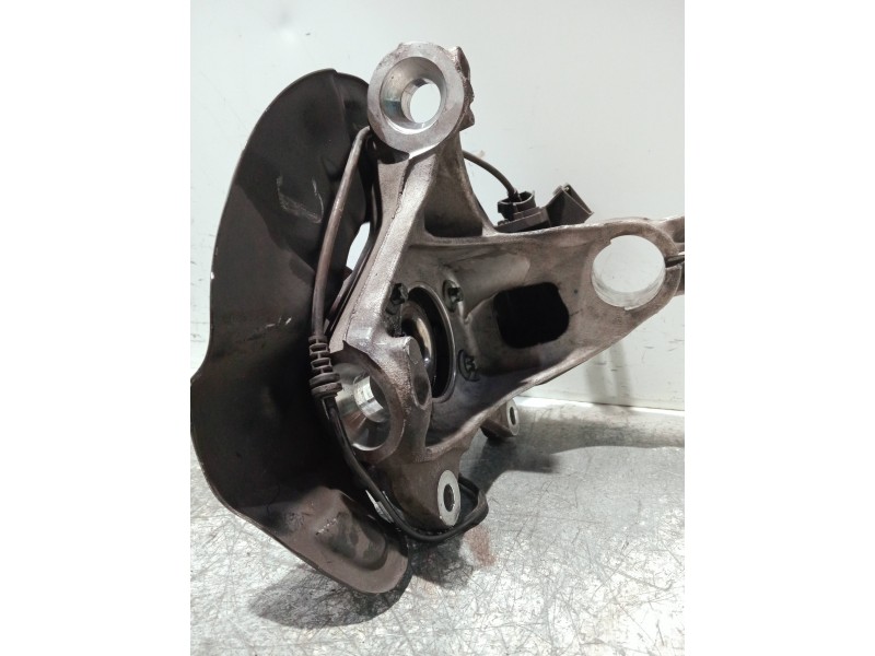 Recambio de mangueta delantera izquierda para mercedes clase b (w247) b 200 d referencia OEM IAM A2473320700  