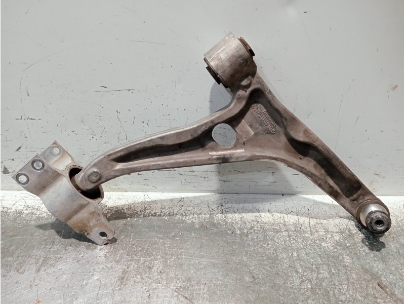 Recambio de brazo suspension inferior delantero derecho para mercedes clase b (w247) b 200 d referencia OEM IAM A2473331600  