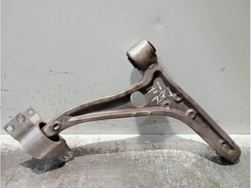 Recambio de brazo suspension inferior delantero izquierdo para mercedes clase b (w247) b 200 d referencia OEM IAM A2473331500  