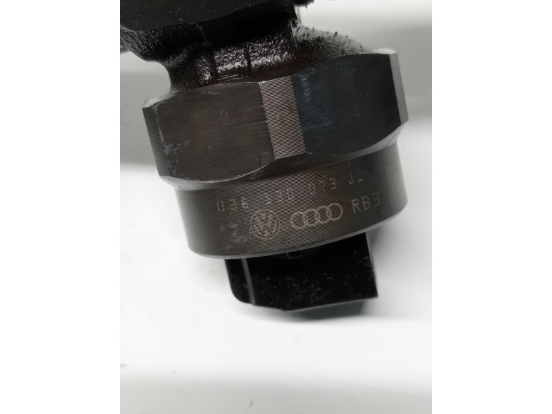 Recambio de inyector para volkswagen golf iv berlina (1j1) referencia OEM IAM 0414720015 038130073J BOSCH