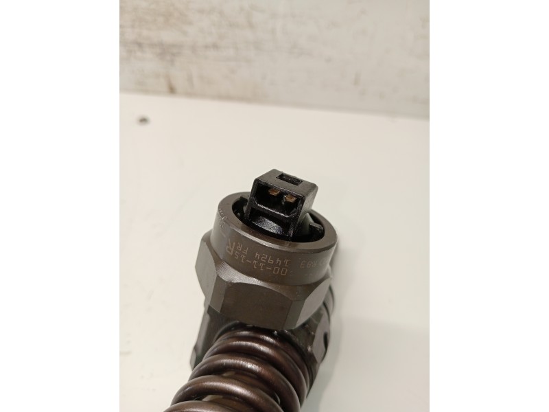 Recambio de inyector para volkswagen golf iv berlina (1j1) referencia OEM IAM 0414720015 038130073J BOSCH
