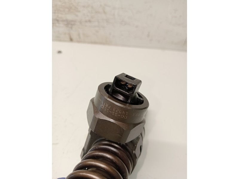 Recambio de inyector para volkswagen golf iv berlina (1j1) referencia OEM IAM 0414720015 038130073J BOSCH