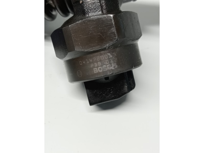 Recambio de inyector para volkswagen golf iv berlina (1j1) referencia OEM IAM 0414720015 038130073J BOSCH