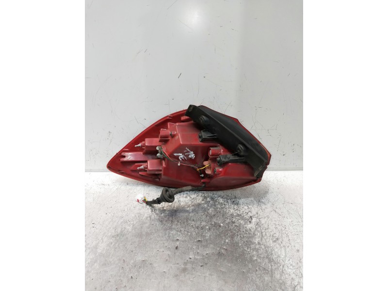 Recambio de piloto trasero derecho para kia ceed referencia OEM IAM   