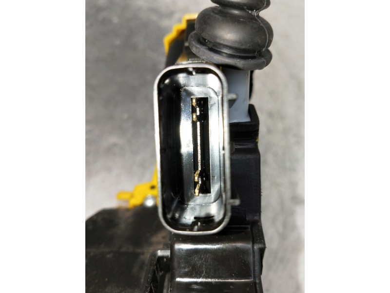 Recambio de motor cierre centralizado delantero derecho para kia ceed referencia OEM IAM 81320A2410  5P