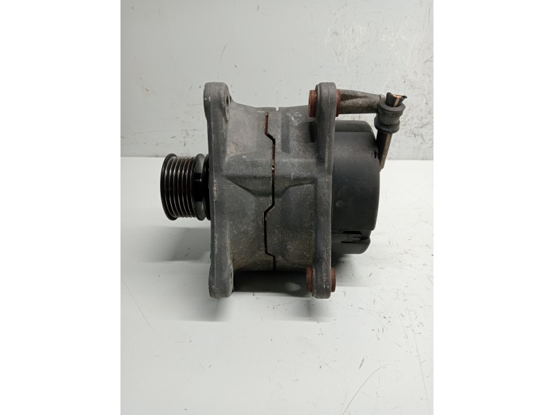 Recambio de alternador para audi a3 (8l) referencia OEM IAM 0123320034 037903025C 