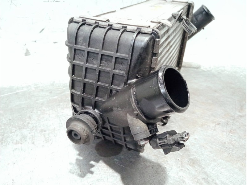 Recambio de intercooler para kia ceed referencia OEM IAM 282702A570  