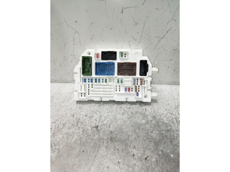 Recambio de caja reles / fusibles para peugeot 308 referencia OEM IAM 9846631480 A3C03306405 9830407680