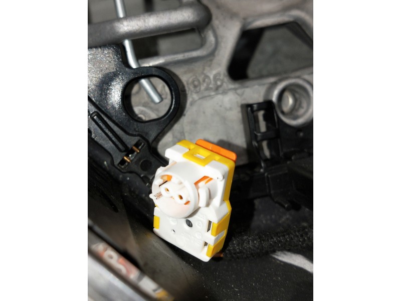 Recambio de volante para peugeot 308 referencia OEM IAM 98349640ZD  