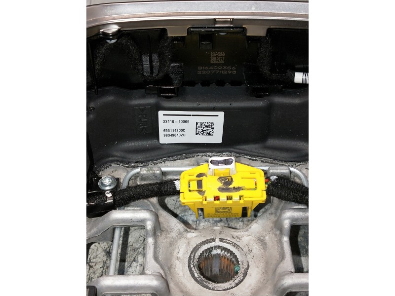 Recambio de volante para peugeot 308 referencia OEM IAM 98349640ZD  