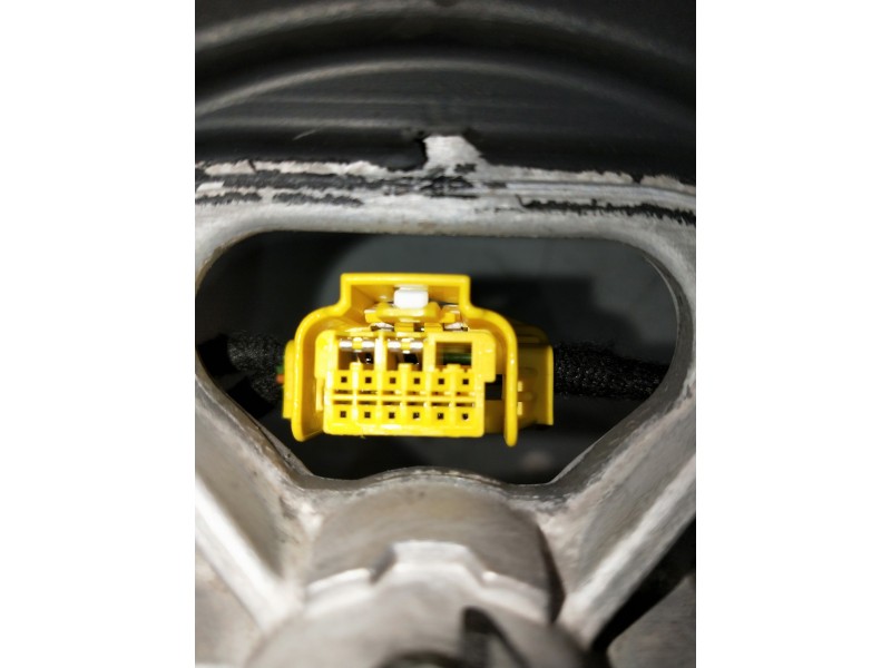 Recambio de volante para peugeot 308 referencia OEM IAM 98349640ZD  