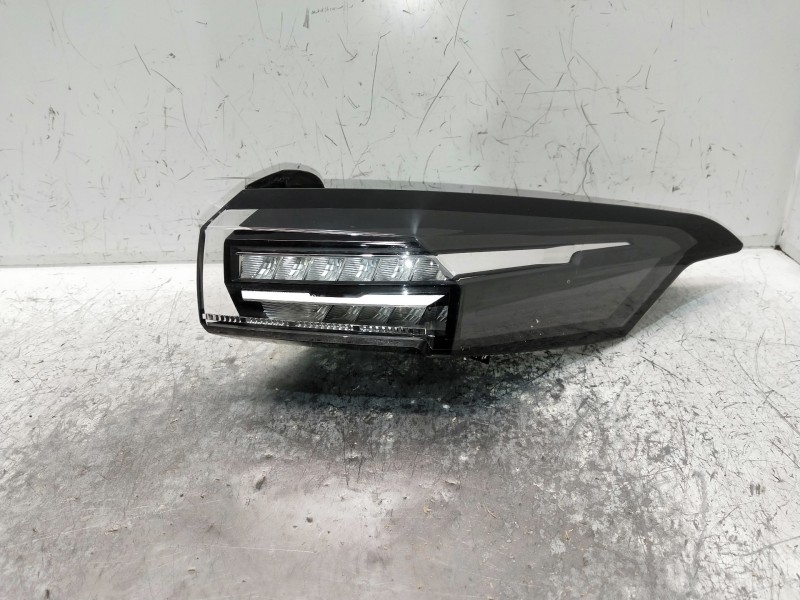 Recambio de piloto trasero derecho para peugeot 308 referencia OEM IAM 9835299280  