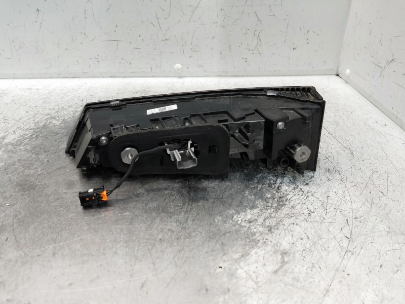 Recambio de piloto trasero izquierdo interior para peugeot 308 referencia OEM IAM 9835300680  