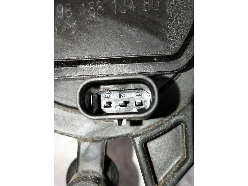 Recambio de bomba agua para peugeot 308 referencia OEM IAM 0392023423 9818813480 