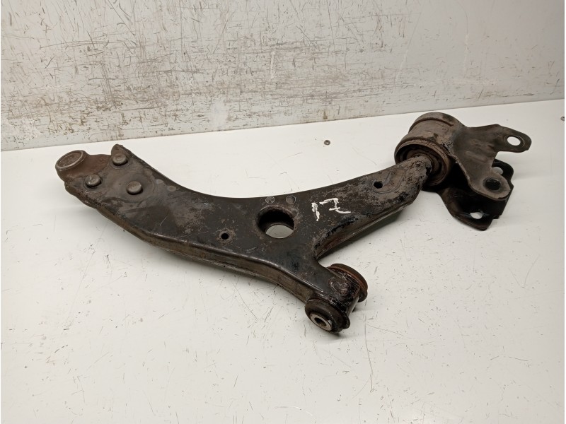Recambio de brazo suspension inferior delantero izquierdo para ford focus lim. (cb8) ambiente referencia OEM IAM   