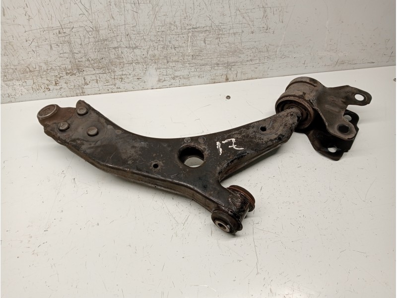 Recambio de brazo suspension inferior delantero izquierdo para ford focus lim. (cb8) ambiente referencia OEM IAM   