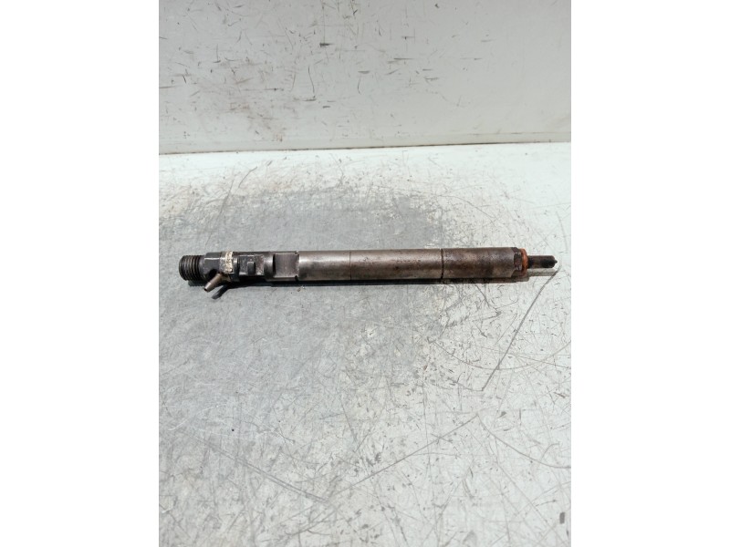 Recambio de inyector para ssangyong actyon 2.0 td cat referencia OEM IAM EJBR04501D A664017 