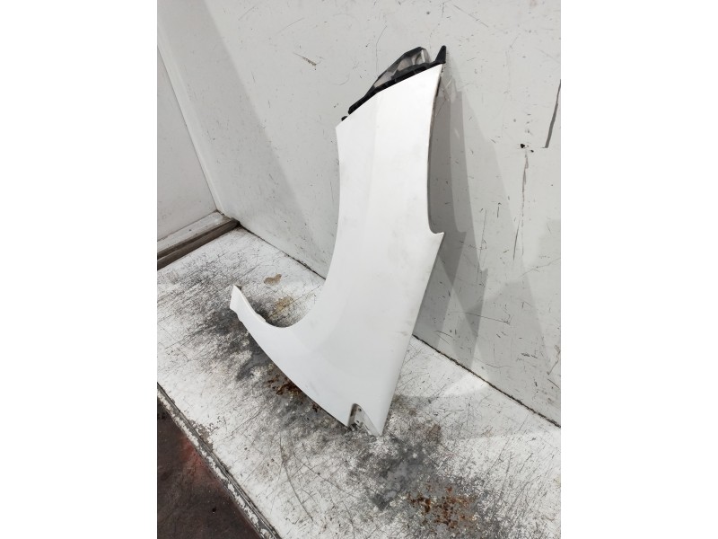 Recambio de aleta delantera izquierda para peugeot 308 referencia OEM IAM   