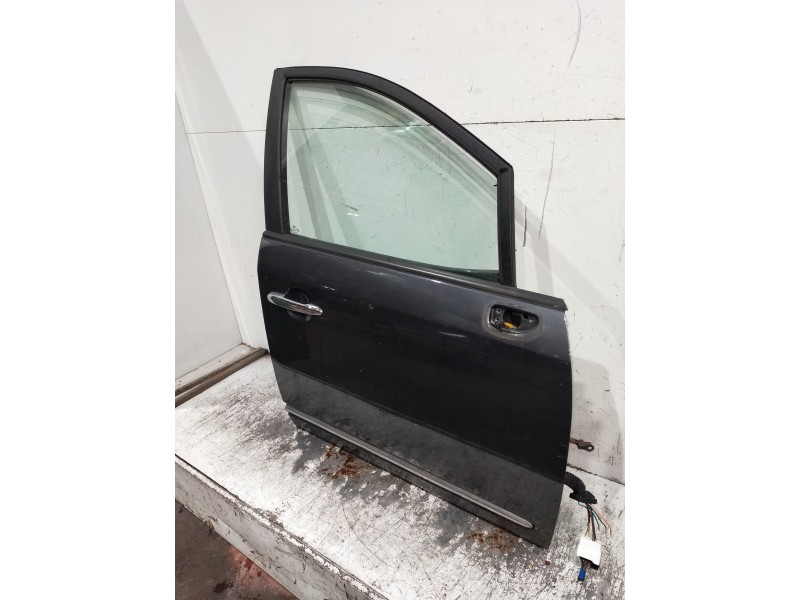Recambio de puerta delantera derecha para kia carens (un) referencia OEM IAM   5P