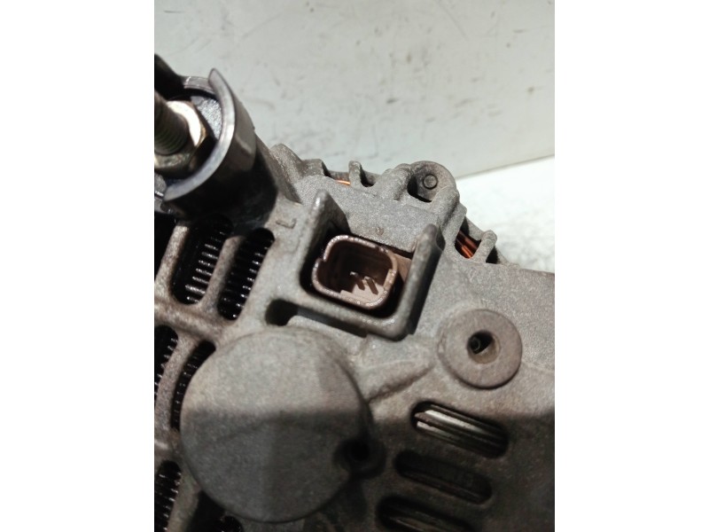 Recambio de alternador para renault clio ii fase ii (b/cb0) referencia OEM IAM 7711134728 C600815R A002TB6481