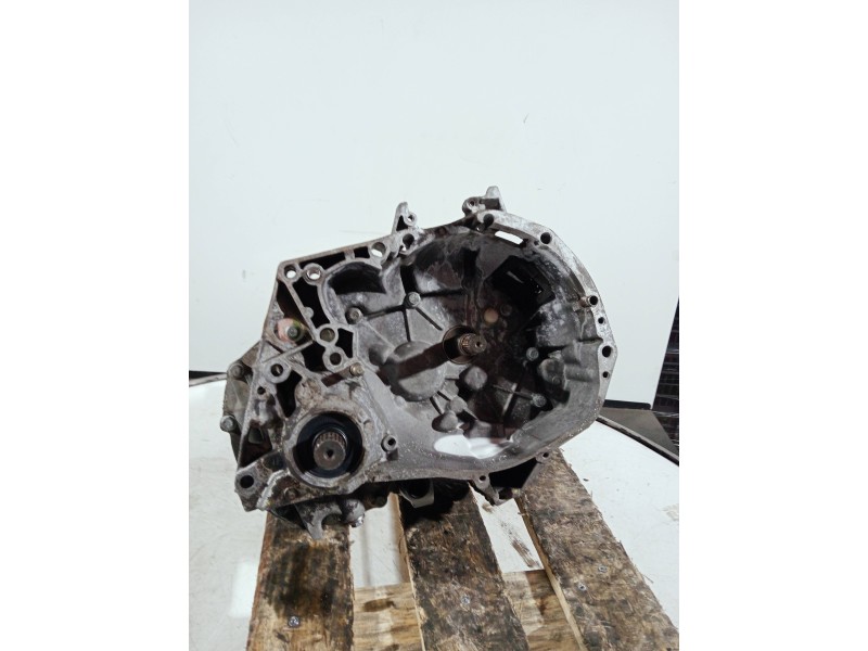 Recambio de caja cambios para renault 9 1.4 gtl avenue referencia OEM IAM JB5009 S070563 5V