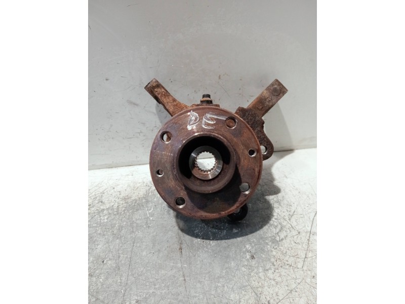 Recambio de mangueta delantera derecha para renault clio ii fase ii (b/cb0) referencia OEM IAM   