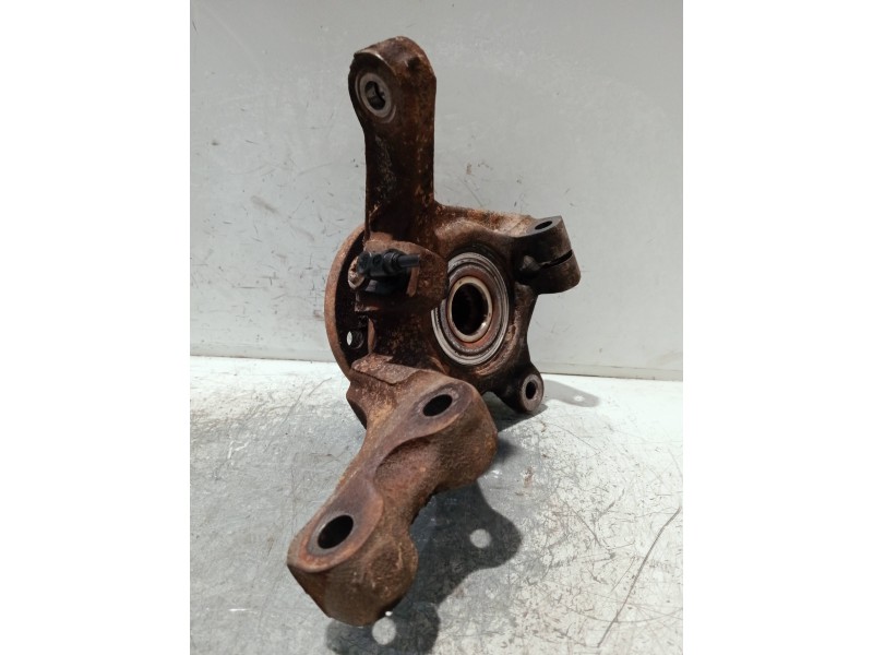 Recambio de mangueta delantera derecha para renault clio ii fase ii (b/cb0) referencia OEM IAM   