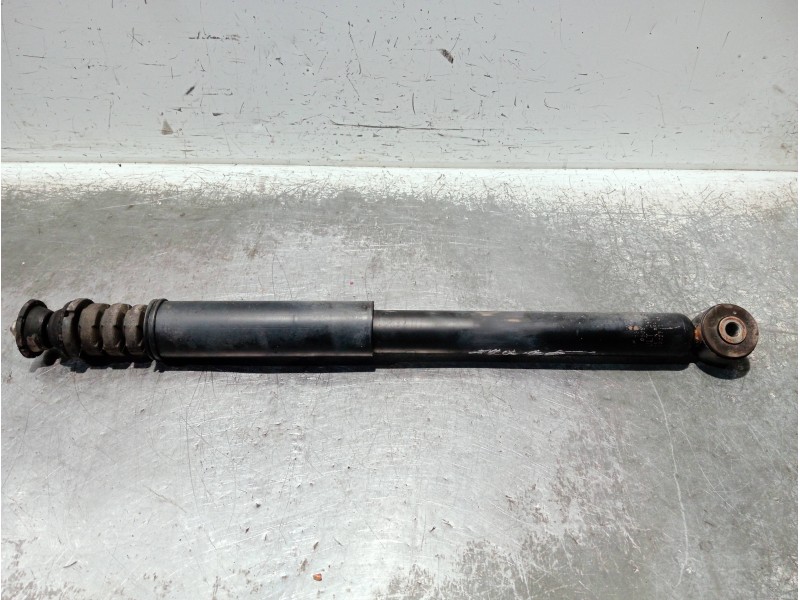 Recambio de amortiguador trasero derecho para renault clio ii fase ii (b/cb0) referencia OEM IAM 8200287736 03061000508 