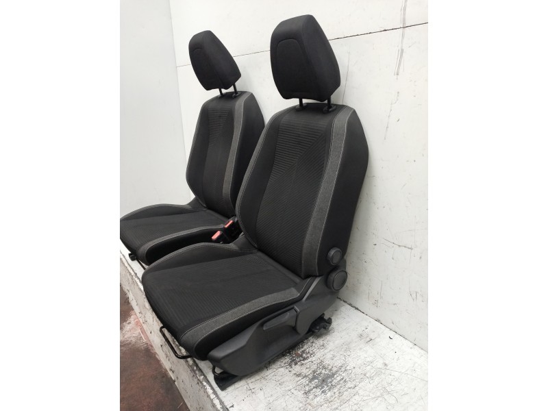 Recambio de juego asientos completo para peugeot 308 referencia OEM IAM   5P