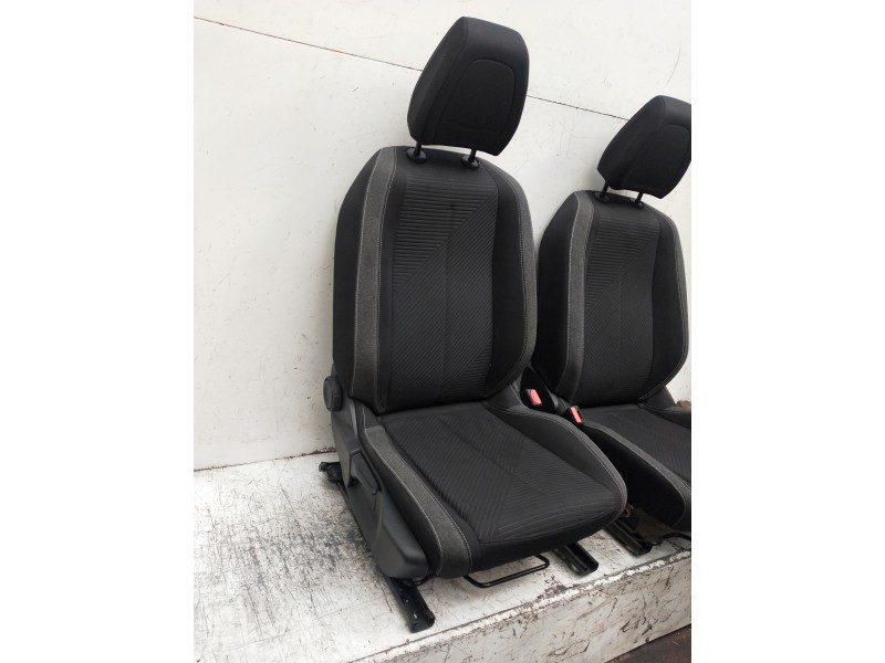 Recambio de juego asientos completo para peugeot 308 referencia OEM IAM   5P