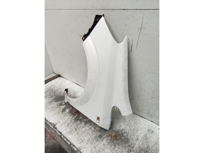 Recambio de aleta delantera izquierda para opel zafira b referencia OEM IAM   