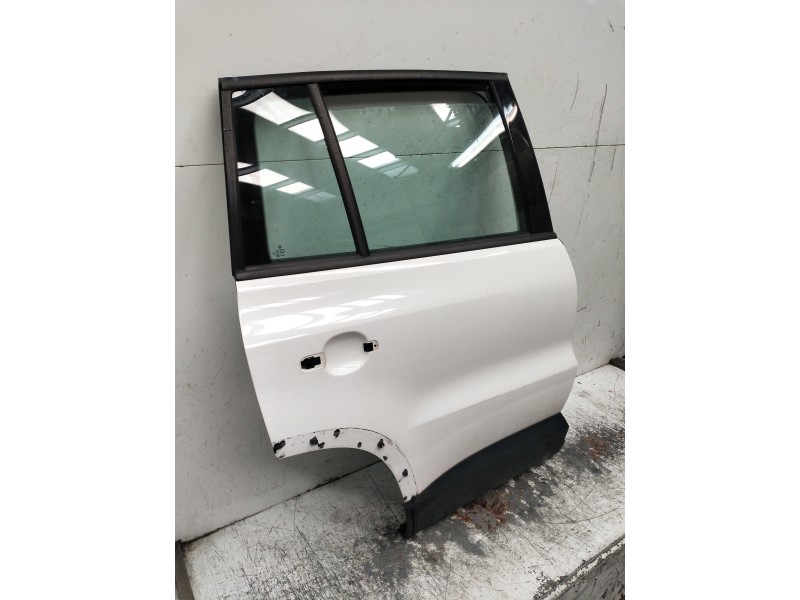 Recambio de puerta trasera derecha para volkswagen tiguan (5n2) referencia OEM IAM   5P
