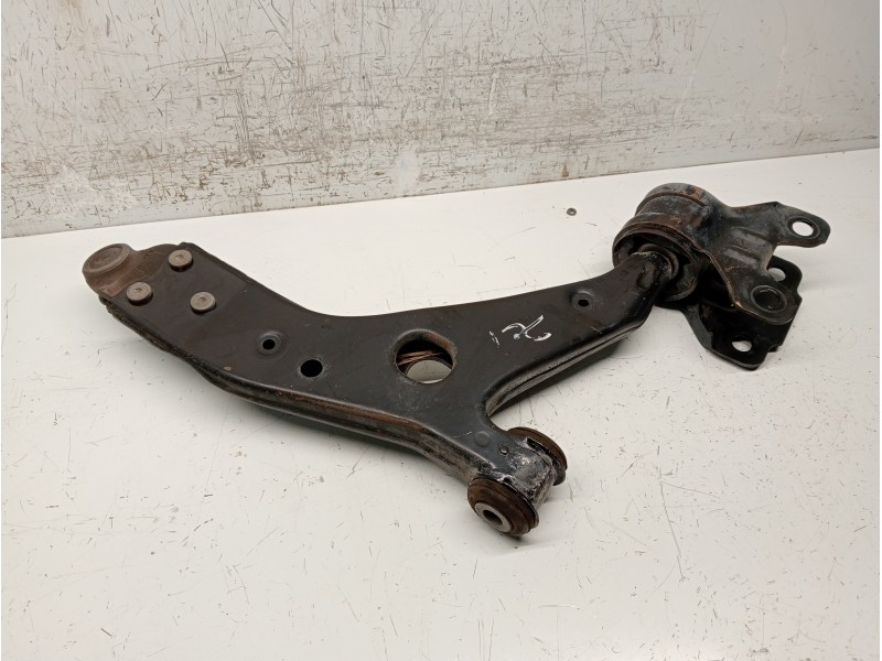 Recambio de brazo suspension inferior delantero izquierdo para ford transit connect referencia OEM IAM   