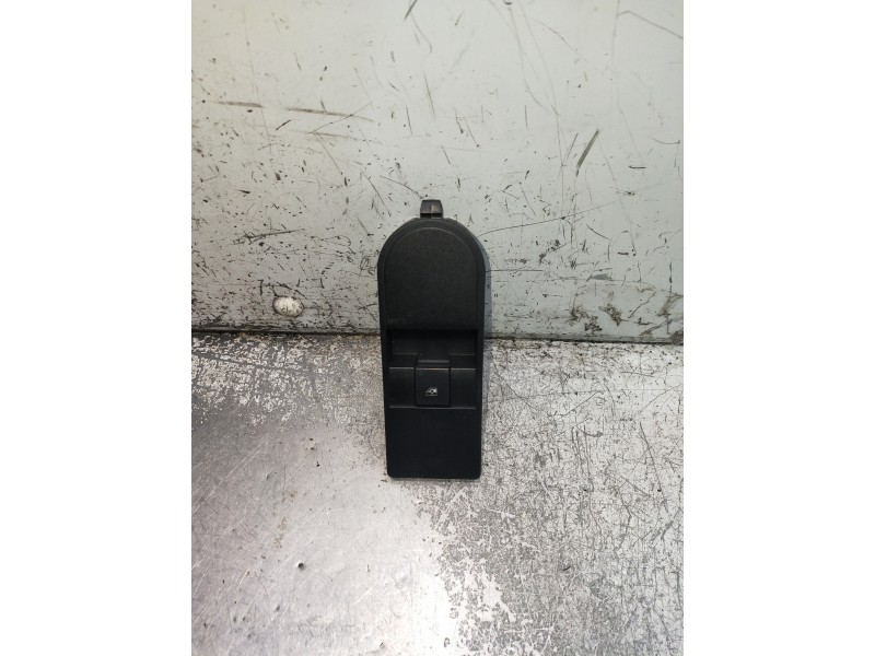 Recambio de mando elevalunas delantero derecho para opel astra gtc referencia OEM IAM    Recambio de mando elevalunas delantero derecho para opel astra gtc referencia OEM IAM